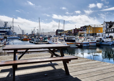 Den hyggelige havn i Torshavn på kør-selv ferie, bilferie og grupperejser med FÆRØERNEREJSER