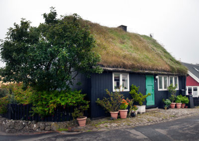 Hyggeligt hus i Torshavn på kør-selv ferie, bilferie og grupperejser med FÆRØERNEREJSER