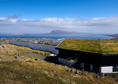 Udsigt fra Hotel Foroyar i Torshavn på kør-selv ferie, bilferie og grupperejser med FÆRØERNEREJSER