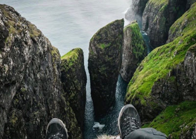 Hiking til Dunnesdrangar og aktiviteter på Færøerne.