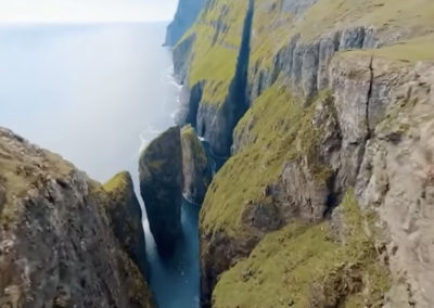 Hiking til Dunnesdrangar og aktiviteter på Færøerne.