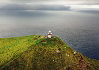 Kalloy lighthouse på Kalsoy, James Bond turen og aktiviteter på Færøerne.