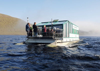 Sejltur på Leitisvatn (Lake Above The Ocean) og aktiviteter på Færøerne.