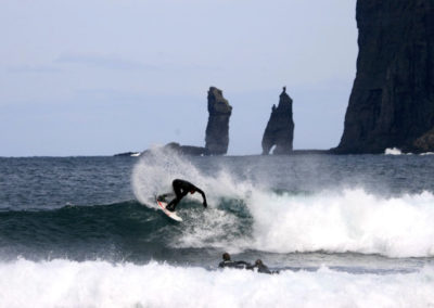 Surfing og aktiviteter på Færøerne.