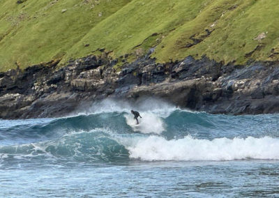 Surfing og aktiviteter på Færøerne.