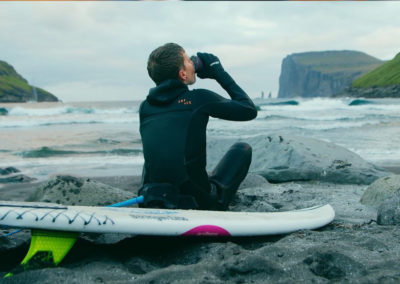 Surfing og aktiviteter på Færøerne.