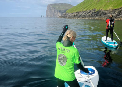 Surfing paddelboard og aktiviteter på Færøerne.